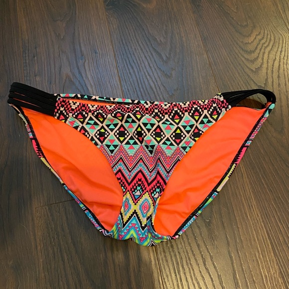 Mix match of bathing suits! - Picture 2 of 13